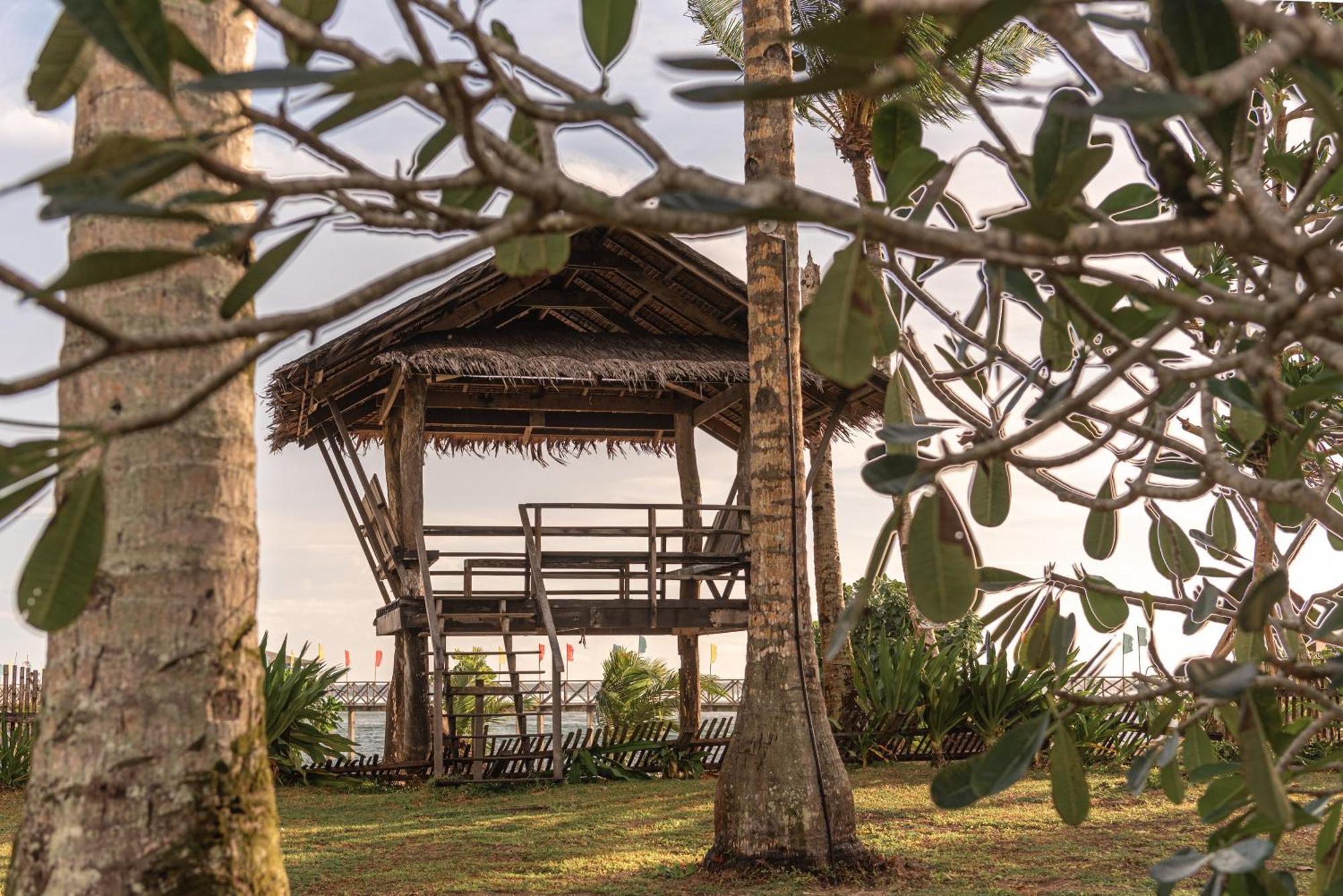 Alon Cloud9 Beach Front Catangnan Exterior photo